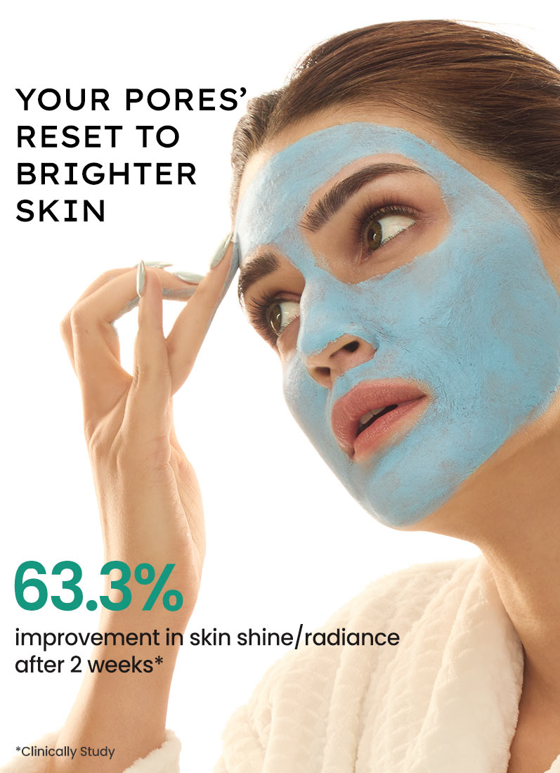 Hyphen Triple Clay Brightening Face Mask 50g - model wearing blue clay mask, 63.3% radiance gain in two weeks